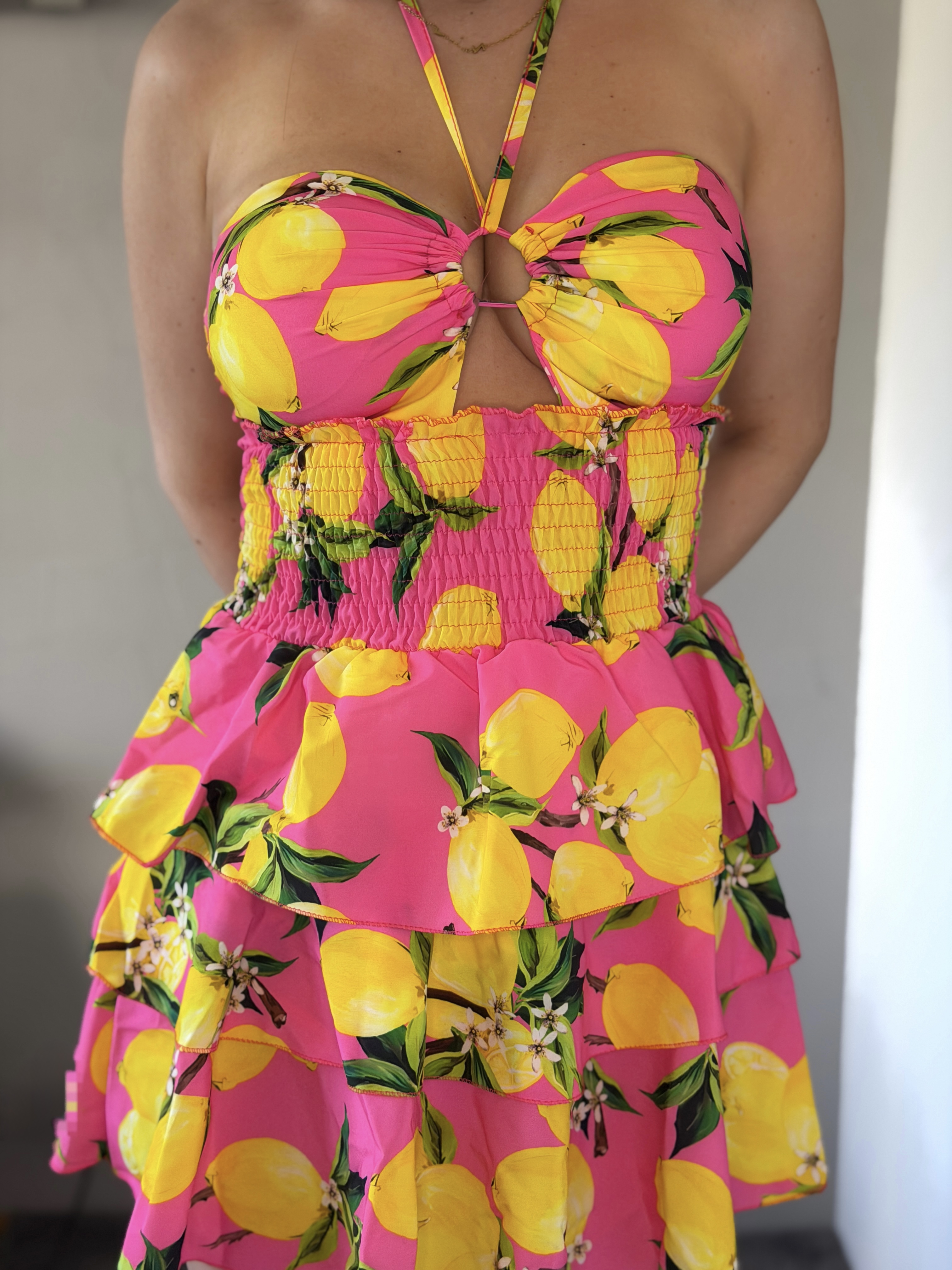 LIMONE Pink ruha – vibráló citrommintás mini ruha